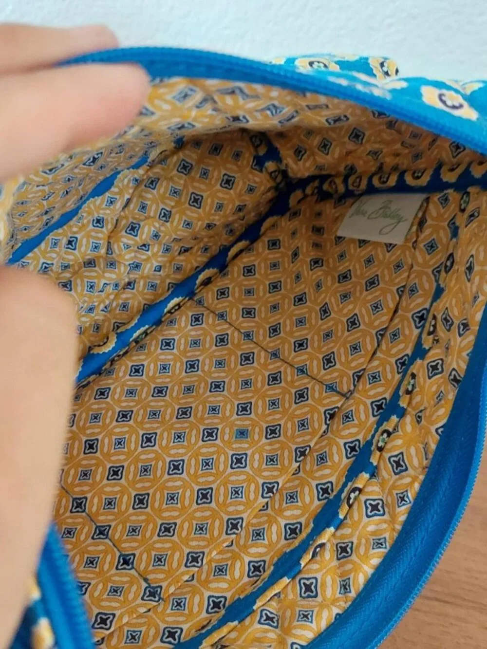 vera bradley rivera Blue and yellow circular patterned crossbody bag with adjust